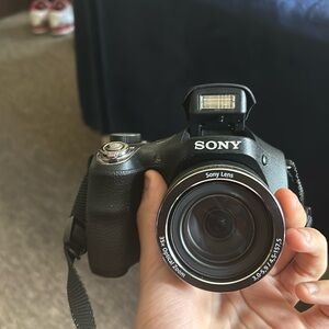 I am selling a Sony cyber-shot DSC-H300.